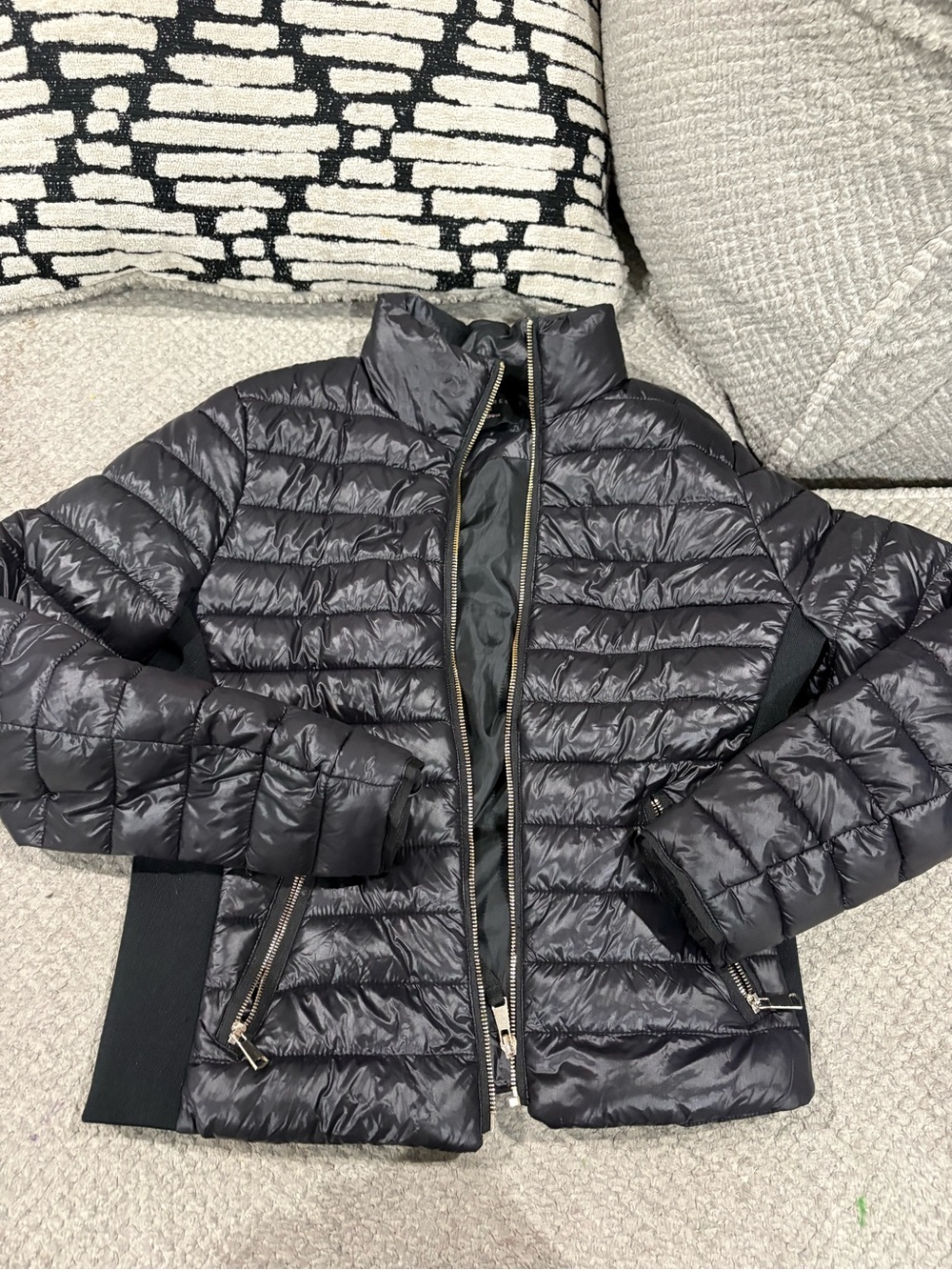 Love Tree Shiny Quilted Puffer Jacket in Black